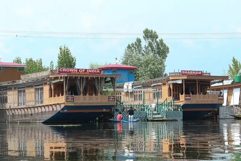 Charismatic Kashmir – Houseboat, Pahalgam, Gulmarg & Doodhpathri 8D/7N photo 2