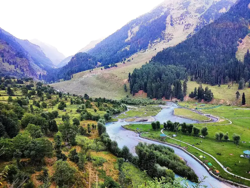 Charismatic Kashmir – Houseboat, Pahalgam, Gulmarg & Doodhpathri 8D/7N photo 3
