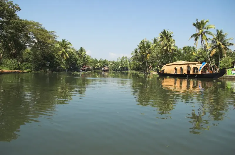 Kerala with Houseboat – Munnar, Thekkady, Kumarakom & Alleppey 6D/5N photo 2