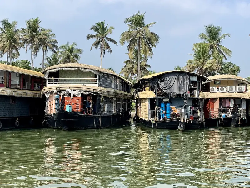 Kerala with Houseboat – Munnar, Thekkady, Kumarakom & Alleppey 6D/5N - 6 days holiday package