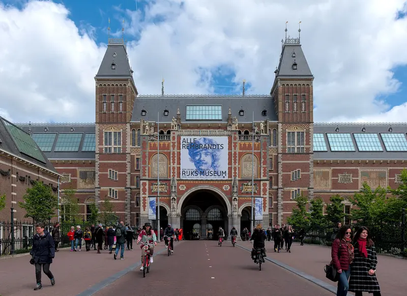 London to Amsterdam via Volendam - 5 days holiday package