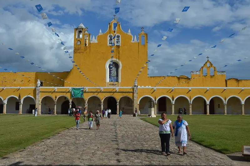 Yucatán & Mayan Wonders from Cancún - 4 days holiday package