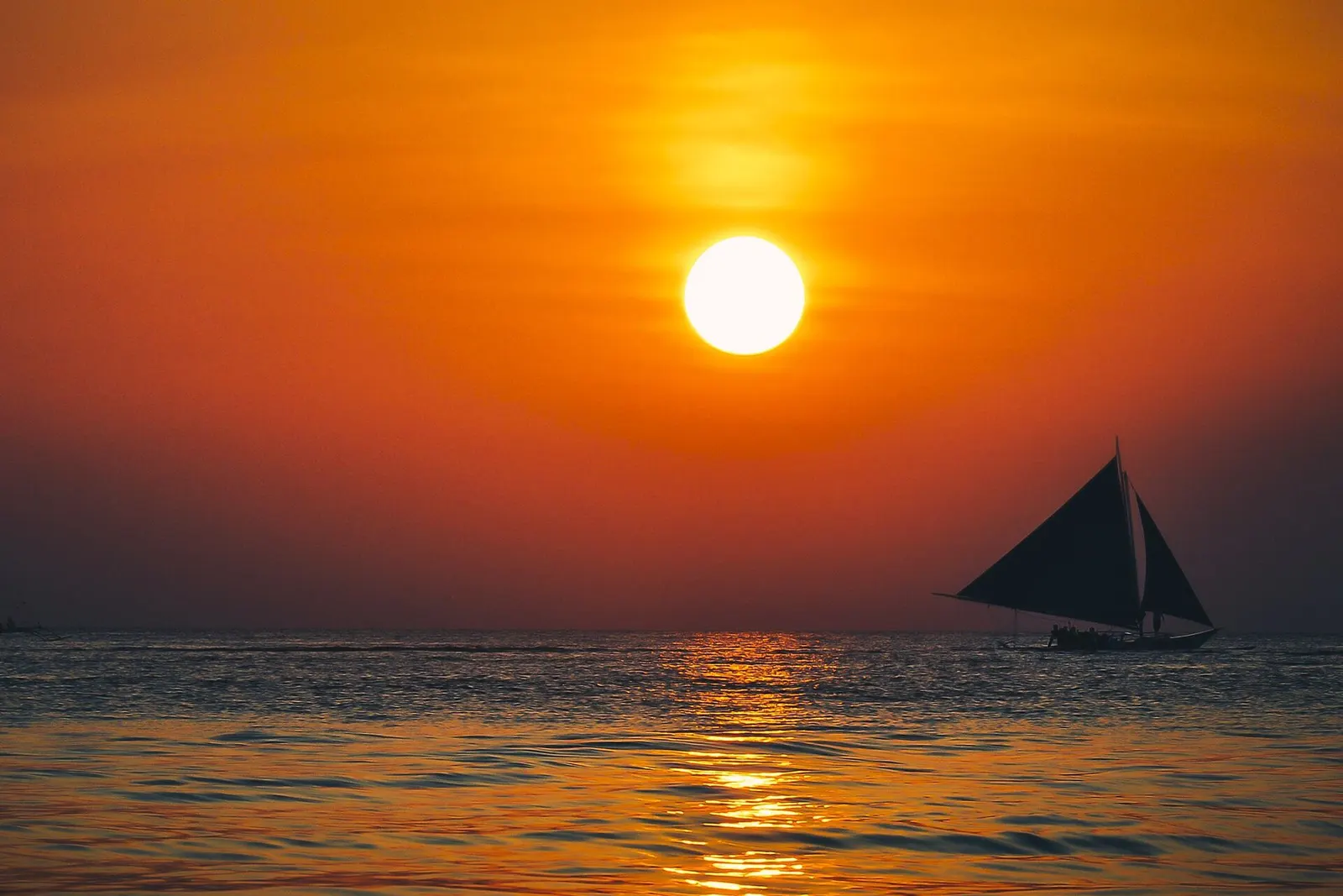 City Lights to Island Nights: Manila & Boracay 5D/4N - 5 days holiday package