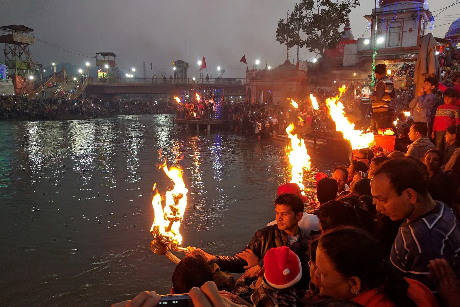 Uttarakhand — Lakes, hills, Ganga aarti & Corbett tigers