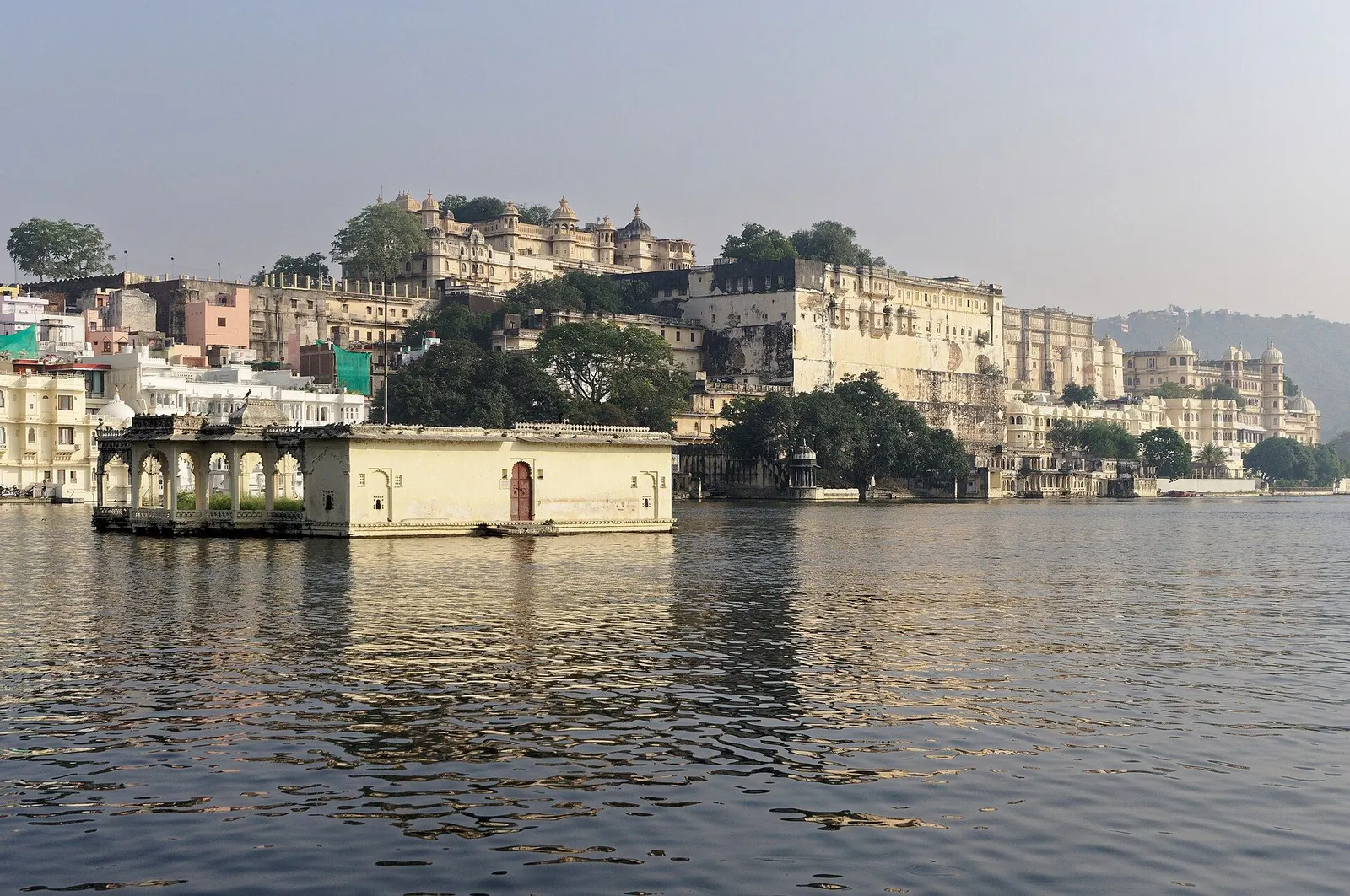 Rajasthan — Royal forts, palaces and desert dunes